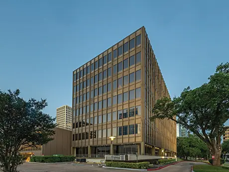 Dinerstein Sells 82,692 SF Houston Office Building in Greenway Plaza